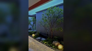 리셉션 워터 커튼으로 공간의 럭셔리함을 높입니다.