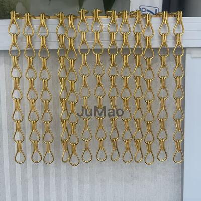 천장에 장착된 장식용 금속 커튼은 회의실, 로비 및 소매 환경에 적합합니다.